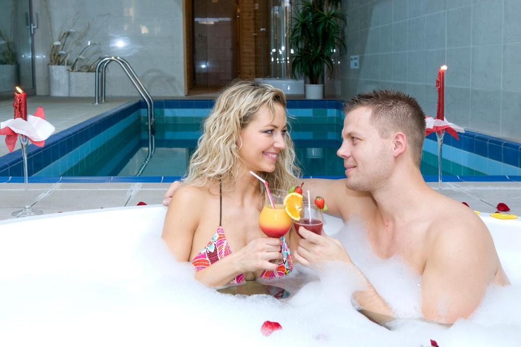 פישטני Hotel Sandor Pavillon מראה חיצוני תמונה