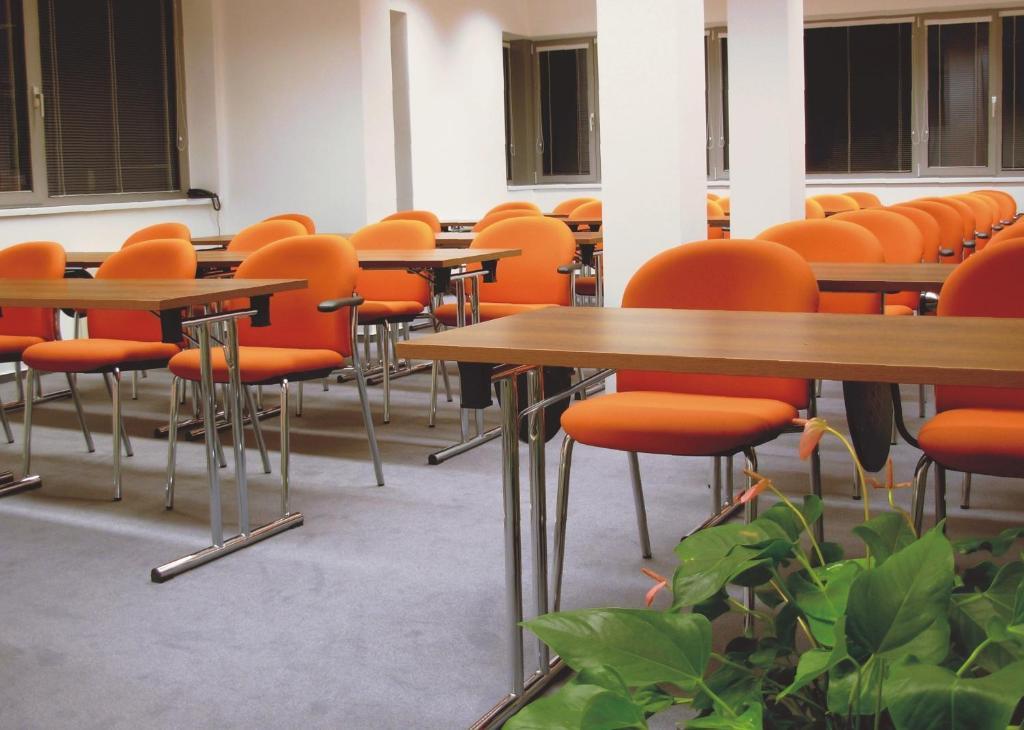 פישטני Hotel Sandor Pavillon מראה חיצוני תמונה